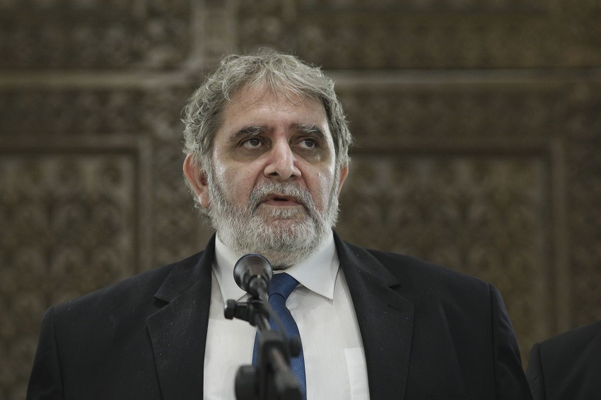 Varujan Pambuccian solicită Guvernului Veștea abandonarea legii privind numărul de parlamentari