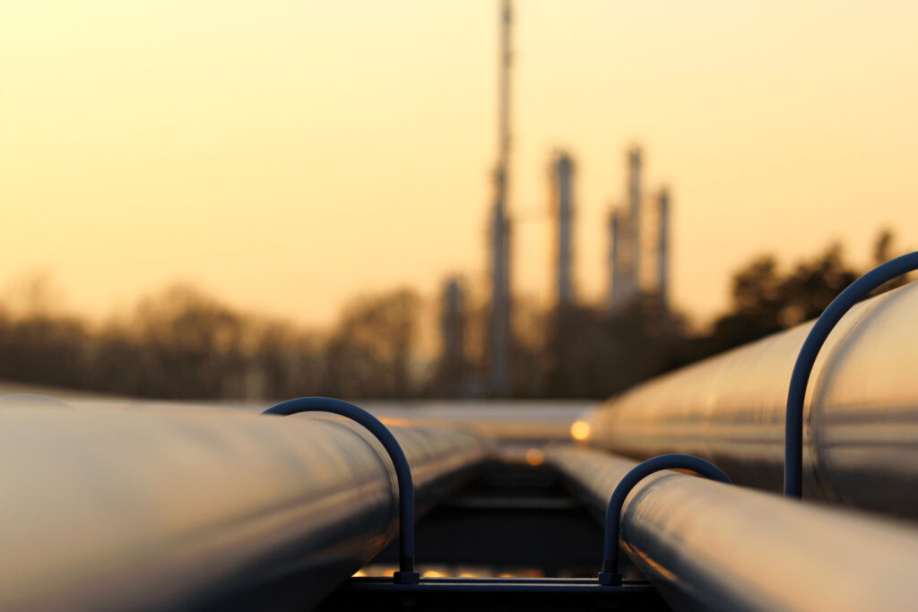 Trump sugerează reimpunerea sancțiunilor asupra petrolului rusesc