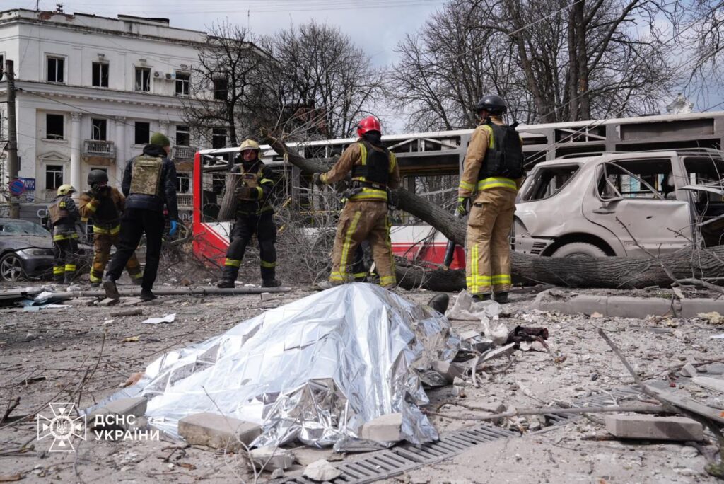 Atacuri aeriene ruseşti în Ucraina: cel puţin opt morţi