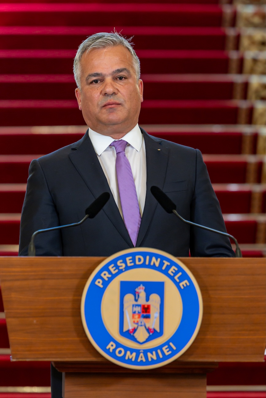 Adrian Veștea, premierul desemnat, va prezenta lista miniștrilor și programul de guvernare