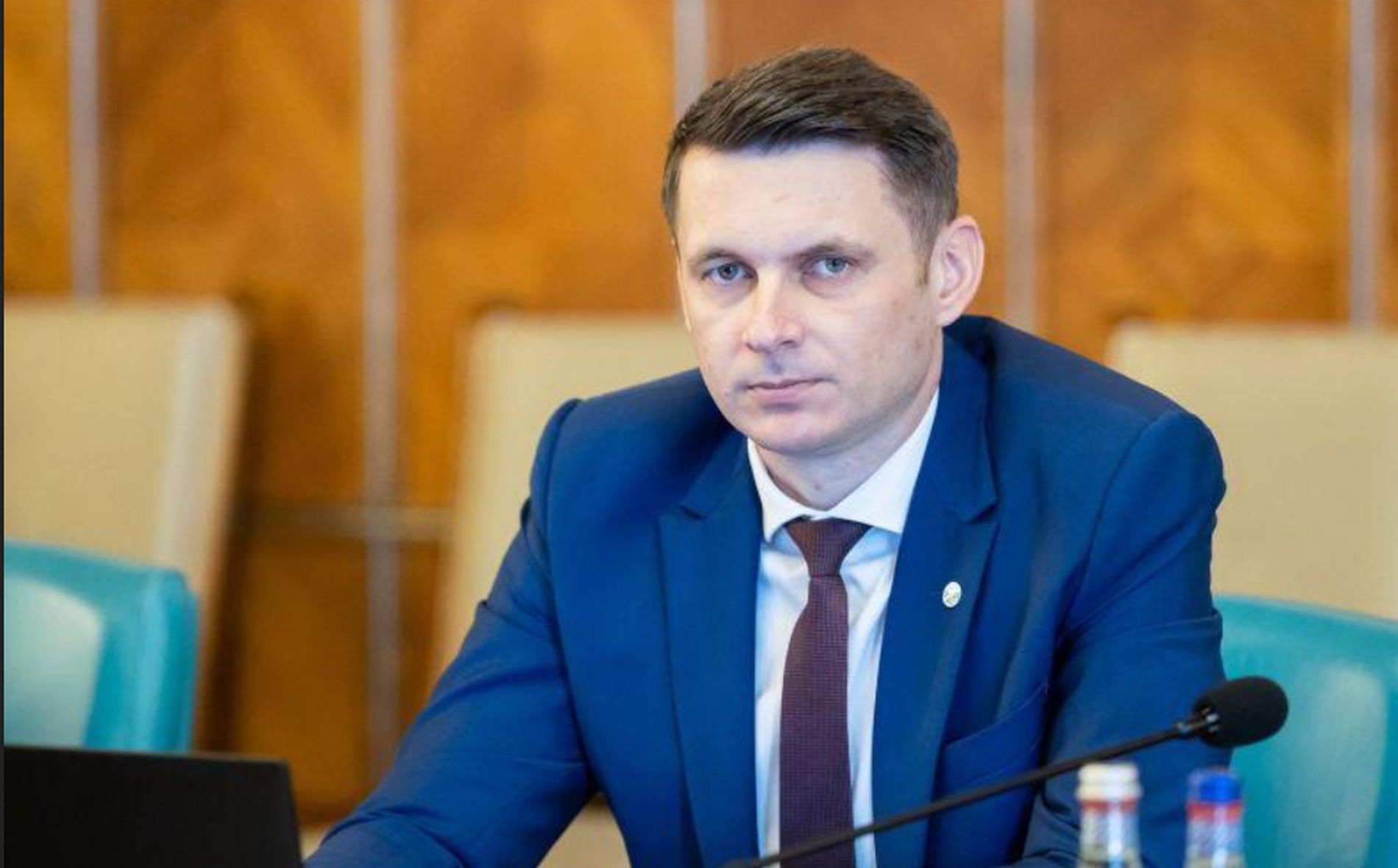 Tensiuni în PNL: Rivalii lui Mircea Abrudean încearcă să-l înlocuiască de la conducerea Senatului