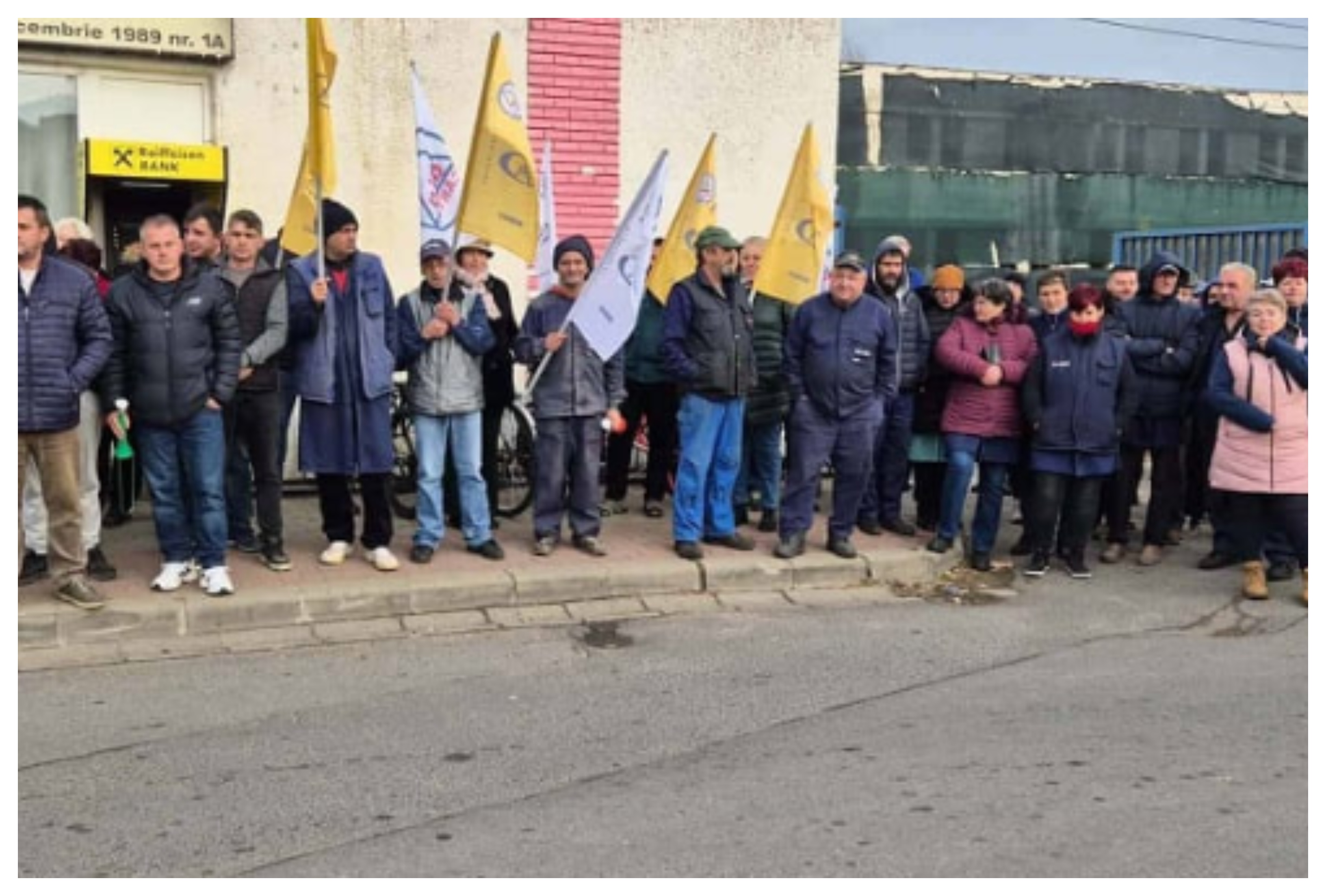 Greva spontană la Fabrica de Arme Cugir din cauza întârzierei salariilor