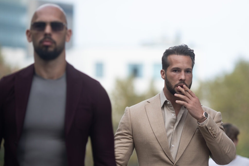 Andrew Tate, influencer cu viziuni pro-ruse, audiat la DIICOT