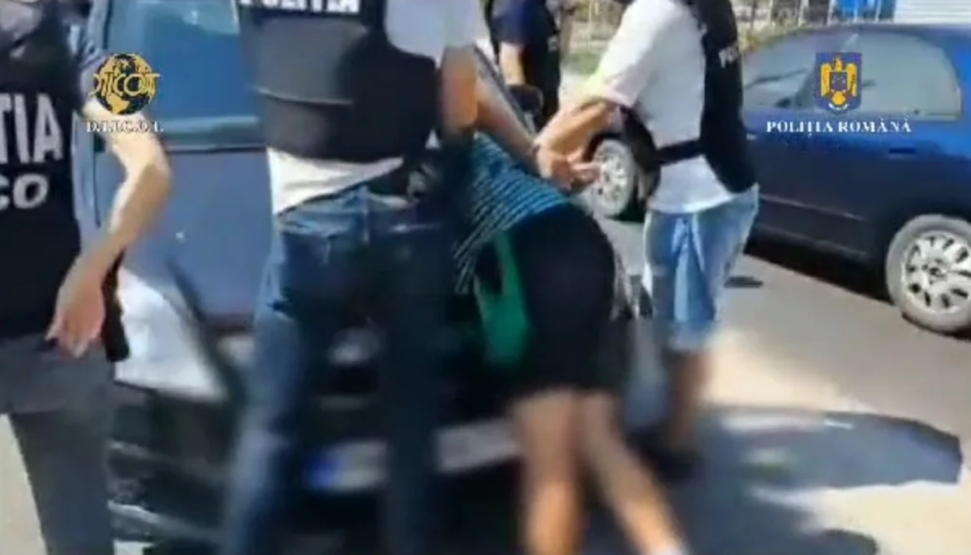 Patru traficanți din Cluj, condamnați pentru distribuția de droguri