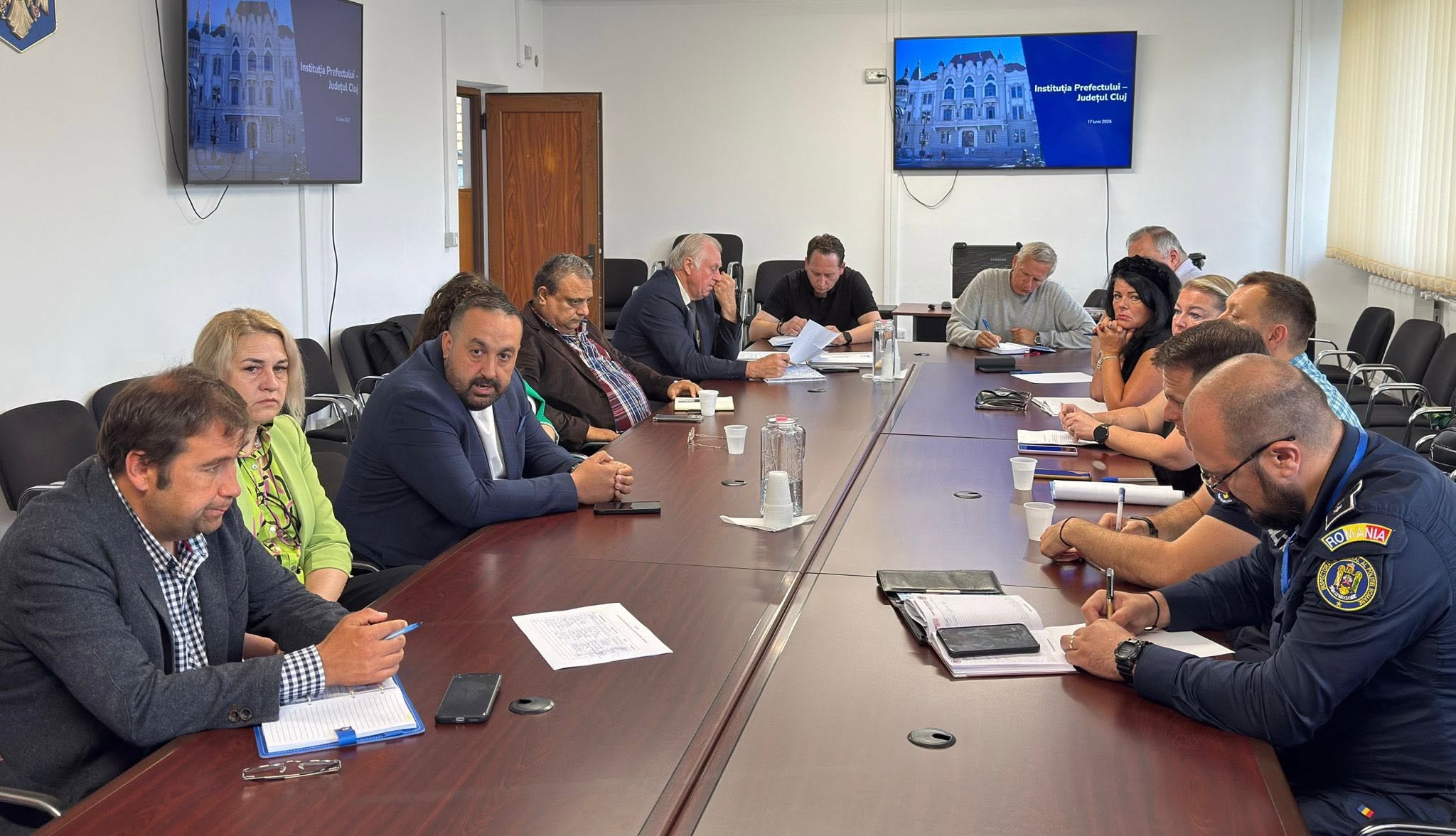 Problemele comunităților de romi din Cluj, discutate în cadrul unei întâlniri oficiale