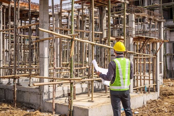 Scădere în construcții și creștere a prețurilor apartamentelor în Cluj