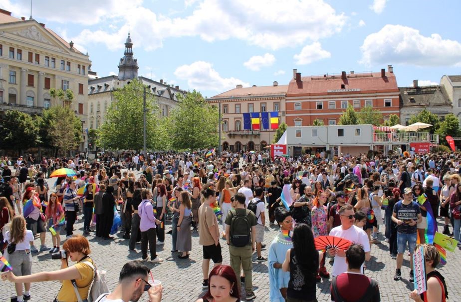 Cluj Pride 2026: Marș pentru drepturi egale în aceeași zi cu un miting pentru familie