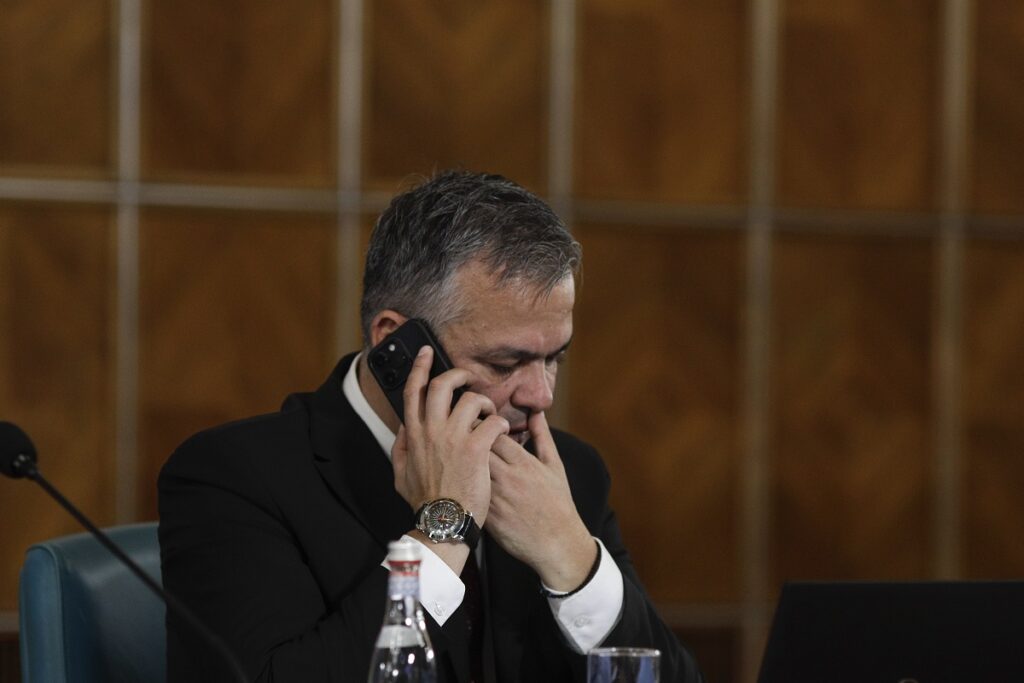 Adrian Veștea va prezenta joi programul de guvernare și noul Cabinet