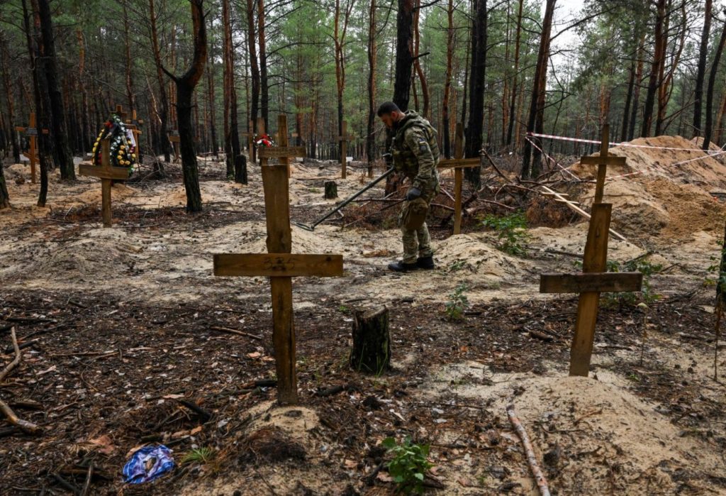 Rusia a restituit Ucrainei rămăşiţe ale 522 de soldaţi decedaţi