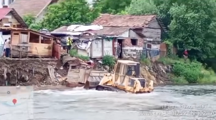Acțiune de curățare în Florești: 700 de tone de deșeuri ridicate și locuințe ilegale demolate
