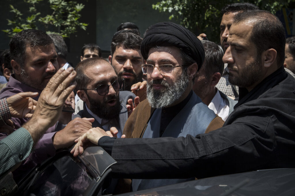 Mojtaba Khamenei aprobă memorandum de înțelegere cu SUA, în ciuda dezacordului personal