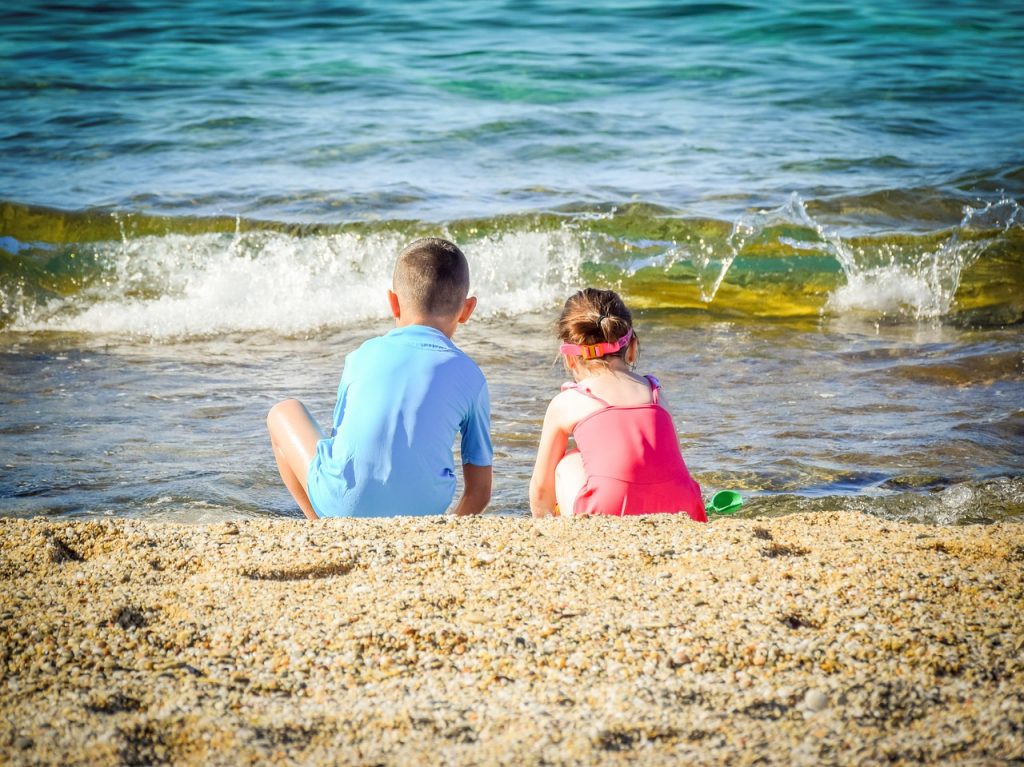 Vacanța de vară a elevilor începe astăzi / Cursurile pentru anul școlar 2026-2027 încep pe 7 septembrie