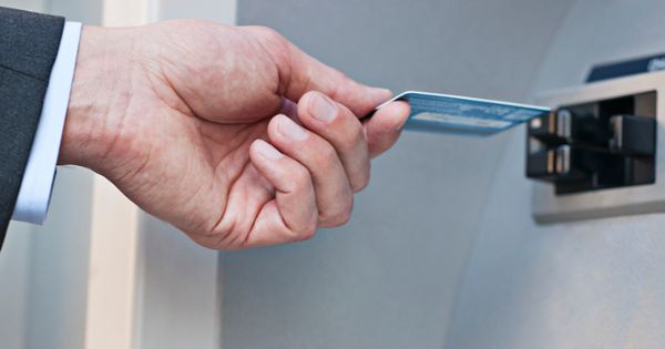 Destructurarea unei grupări de clonare a cardurilor de către DIICOT Pitești și autoritățile bulgare