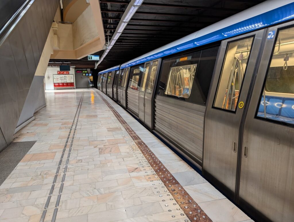 Tariful pentru călătoria cu metroul rămâne neschimbat la 5 lei